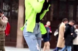 小姐姐走路配什么音乐,小姐姐轻盈步伐的专属音乐搭配